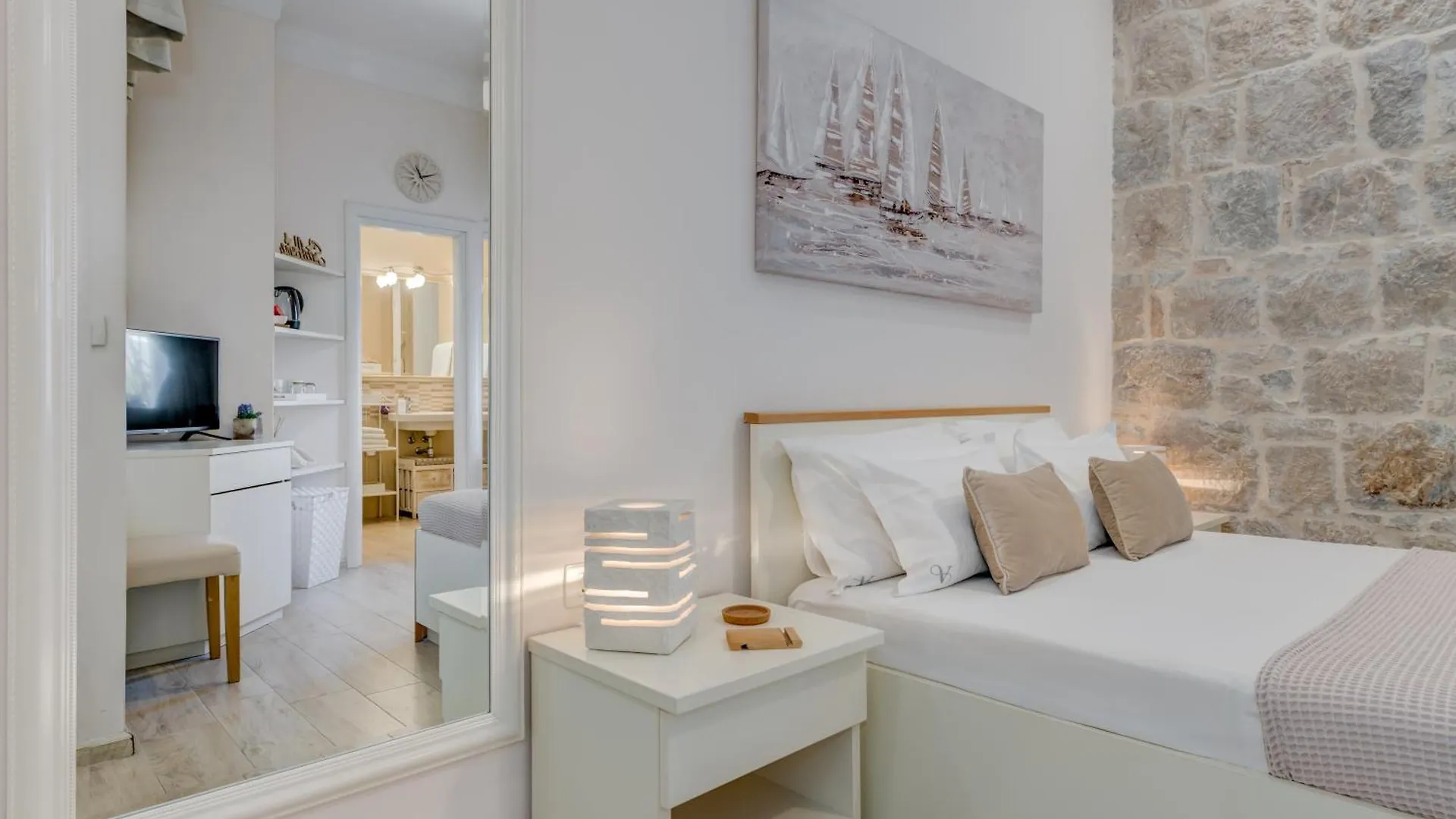 Guest house Victoria Luxury Rooms - Split Downtown