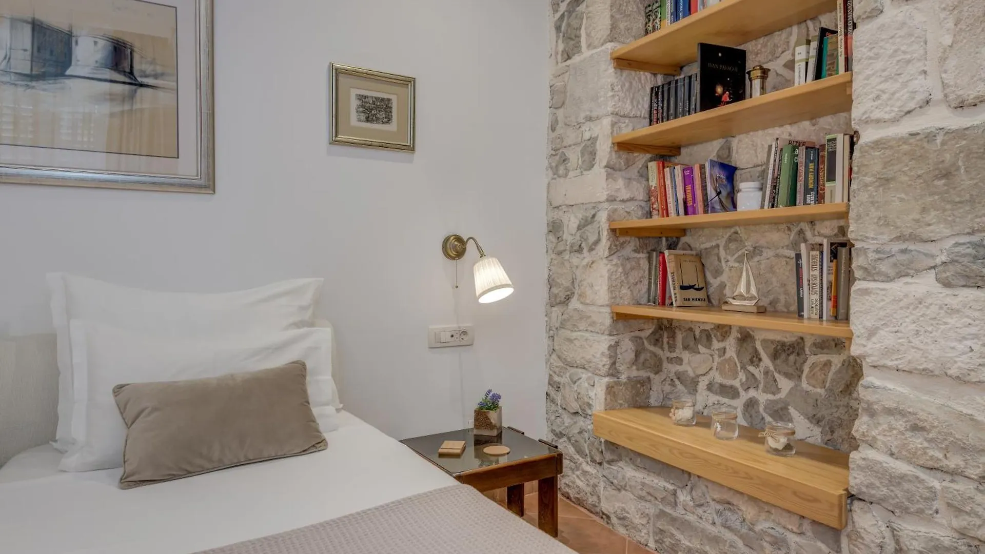 **** Guest house Victoria Luxury Rooms - Split Downtown Croatia